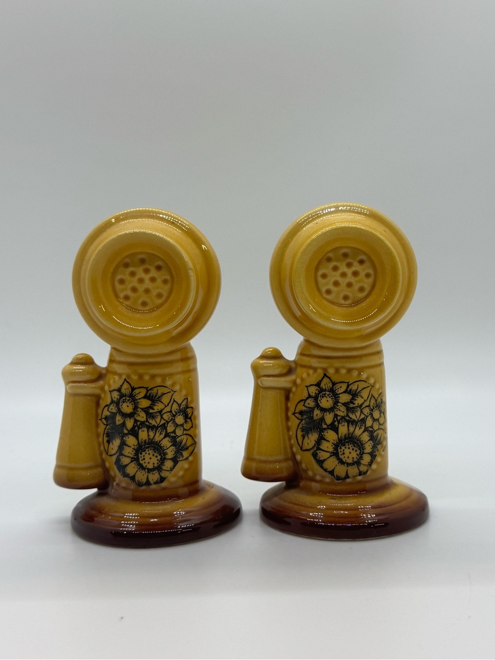 Vintage Japan 1960’s Ceramic Wall Telephone Salt & Pepper Shakers